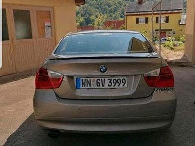 Gebraucht BMW 320 170 PS (125 kW) 2008 Braun Limousine