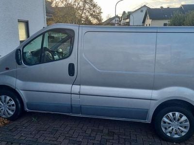 Gebraucht Opel Vivaro 90 PS (66 kW) 2012 Silber Van / Kleinbus