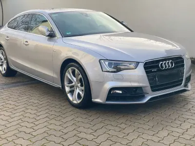 Gebraucht Audi A5 Sportback Comfort 190 PS (139 kW) 2015 Silber Kleinwagen