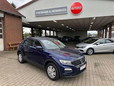 Usado VW T-Roc Basis 116 HP (85 kW) 2020 Azul SUV