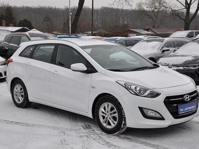 Polar white / sol Gebraucht 2015 Hyundai i30 Kombi | 6.850 € (Guter Preis)