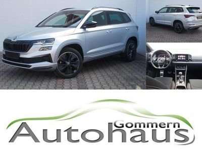 Brilliantsilbermet. Gebraucht 2024 Skoda Karoq SportLine SUV | 32.450 € (Fairer Preis)