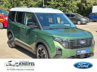 Neu Ford Tourneo Courier Active 125 PS (91 kW) 2026 Bursting green Van / Kleinbus
