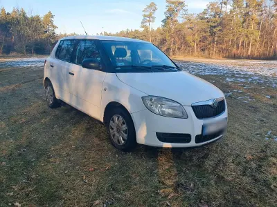 Gebraucht Skoda Fabia 80 PS (58 kW) 2010 Weiß Kleinwagen