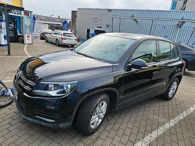 Gebraucht VW Tiguan 122 PS (89 kW) 2014 Schwarz SUV