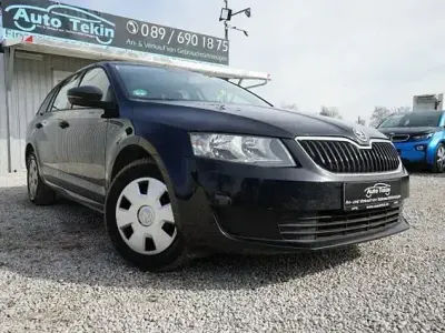 Usata Skoda Octavia Active 105 CV (77 kW) 2015 Nero Utilitaria