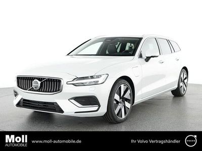 Crystal white pearl / metallic Gebraucht 2025 Volvo V60 Plus Kombi | 39.890 € (Superpreis)