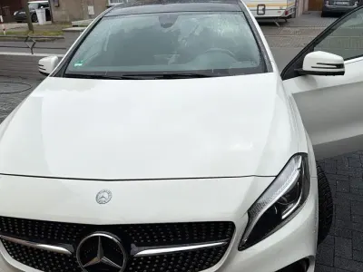 Używany Mercedes A250 218 KM (160 kW) 2016 Biały Sedan/Limuzyna