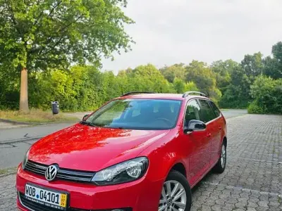 Gebraucht VW Golf VI 86 PS (63 kW) 2012 Rot Limousine