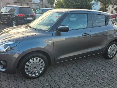 Gebraucht Suzuki Swift Comfort 83 PS (61 kW) 2021 Grau Kleinwagen