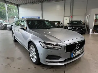 Gebraucht Volvo V90 Momentum 190 PS (139 kW) 2017 Silber Kombi