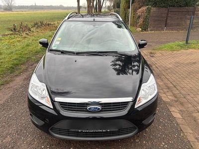 Schwarz Gebraucht 2010 Ford Focus Kombi | 2.000 € (Fairer Preis)