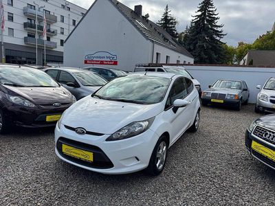 Frozen white Gebraucht 2010 Ford Fiesta Trend Kleinwagen | 5.555 €