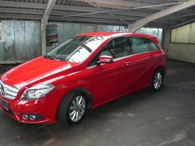 Usata Mercedes B180 122 CV (89 kW) 2013 Rosso Monovolume