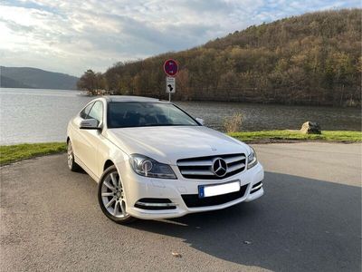 Gebraucht Mercedes C250 204 PS (150 kW) 2013 Weiß Coupé