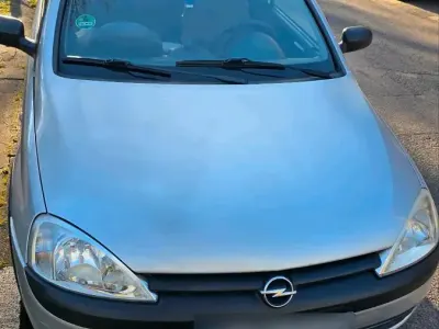 Używany Opel Corsa 75 KM (55 kW) 2002 Srebrny Hatchback