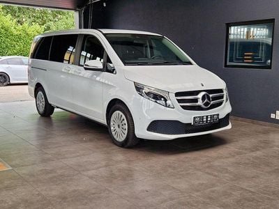 Mercedes V220