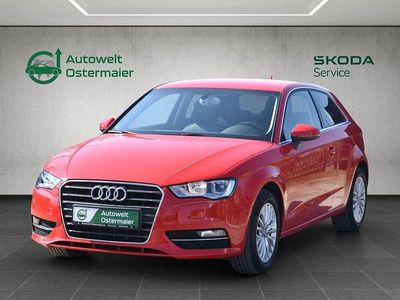 Gebraucht Audi A3 Ambiente 110 PS (80 kW) 2015 Rot Limousine