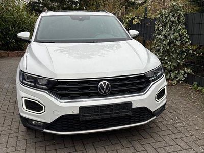 Second-hand VW T-Roc Sport 150 CP (110 kW) 2022 Alb SUV