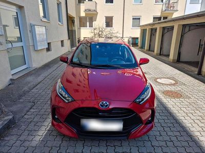 Gebraucht Toyota Yaris Hybrid 92 PS (67 kW) 2022 Rot Kleinwagen