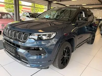 Käytetty Jeep Compass 179 HP (131 kW) 2022 Sininen Katumaasturi