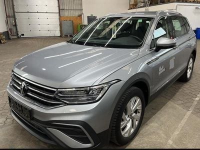 Gebraucht VW Tiguan Allspace Life 150 PS (110 kW) 2025 Pyritsilber metallic SUV