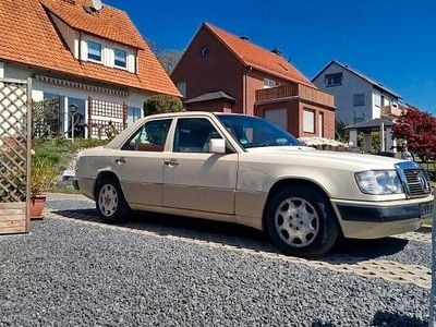 Second-hand Mercedes 200 75 CP (55 kW) 1995 Bej Berlinǎ