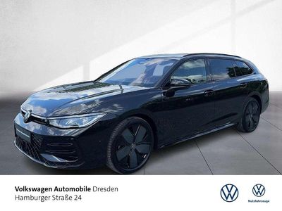 Usata VW Passat R-line 193 CV (141 kW) 2026 Nero Station wagon