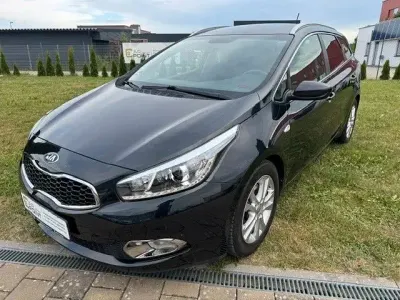 Gebraucht Kia Ceed Sportswagon DREAM-TEAM Edition 128 PS (94 kW) 2015 Schwarz Kombi