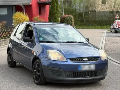 Usado Ford Fiesta 60 HP (44 kW) 2006 Azul Citadino