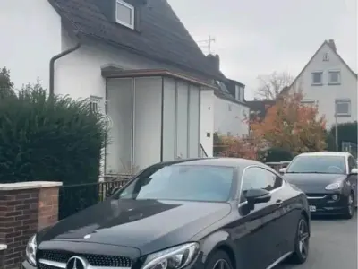 Gebraucht Mercedes C180 154 PS (113 kW) 2026 Schwarz Coupé