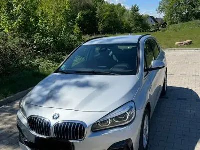 Gebraucht BMW 220 Active Tourer Luxury Line 192 PS (141 kW) 2019 Silber Van / Kleinbus