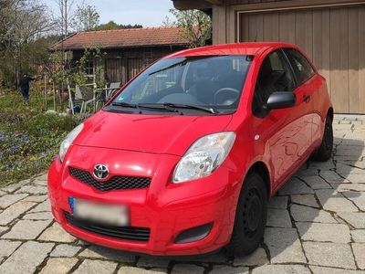 gebraucht Toyota Yaris 1,0-l-VVT-i - 8-fach bereift/ USB