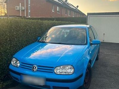 Blau Gebraucht 2002 VW Golf Limousine | 1.200 € (Superpreis)