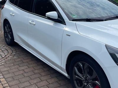 Gebraucht Ford Focus ST-Line X 125 PS (91 kW) 2022 Weiß Kombi