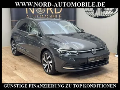 Gebraucht VW Golf VIII Style 190 PS (139 kW) 2023 Grau Limousine