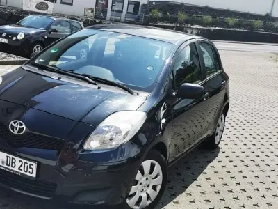 Gebraucht Toyota Yaris 69 PS (50 kW) 2009 Schwarz Kleinwagen
