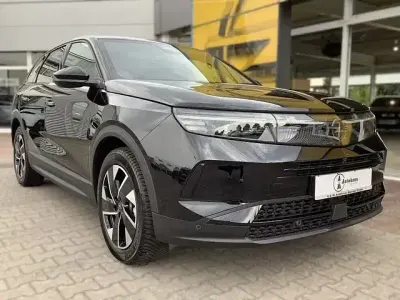 Gebraucht Opel Grandland X 136 PS (100 kW) 2024 Perlschwarz SUV