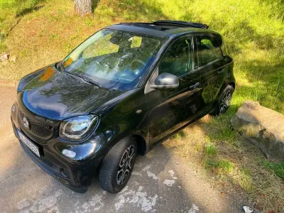 Gebraucht Smart ForFour Electric Drive Passion 60 kW (82 PS) 2017 Schwarz Limousine