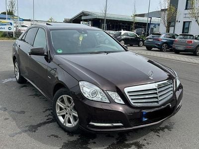Second-hand Mercedes E200 184 CP (135 kW) 2011 Maro Berlinǎ