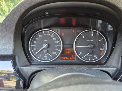 Gebraucht BMW 320 Lifestyle 184 PS (135 kW) 2012 Limousine