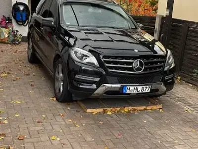 Gebraucht Mercedes ML350 258 PS (189 kW) 2014 Schwarz SUV