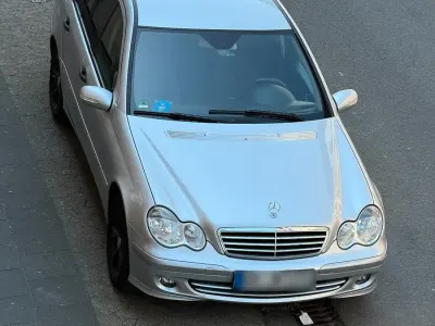 Gebraucht Mercedes C180 143 PS (105 kW) 2006 Grau Limousine