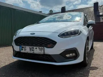 Gebraucht Ford Fiesta ST 200 PS (147 kW) 2018 Weiß Kleinwagen