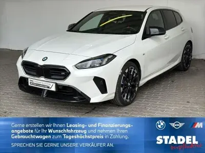 Gebraucht BMW M135 Performance 317 PS (233 kW) 2025 Weiß Kleinwagen