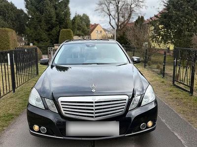 Gebraucht Mercedes E350 231 PS (169 kW) 2010 Schwarz Limousine