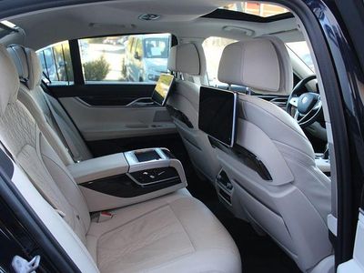 BMW 730