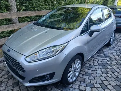 Gebraucht Ford Fiesta Titanium 101 PS (74 kW) 2017 Silber Kleinwagen