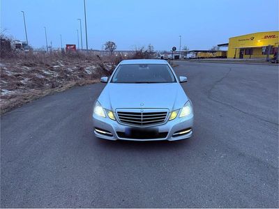 Gebraucht Mercedes E200 136 PS (100 kW) 2011 Silber Limousine