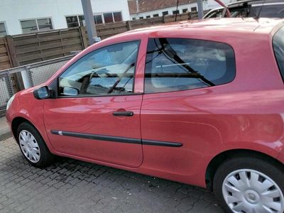 Gebraucht Renault Clio II 75 PS (55 kW) 2006 Rot Kleinwagen